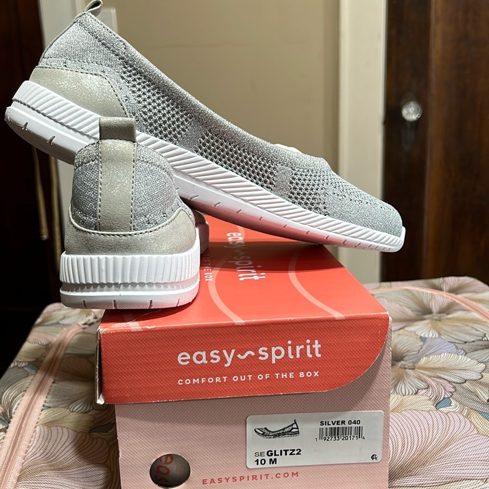 Slip on sneakers